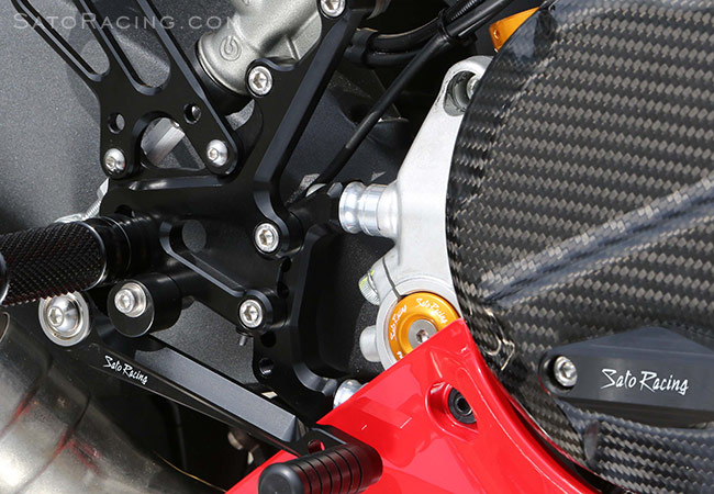 SATO RACING Lower Frame Plugs on a Ducati 899 Panigale [R]-side