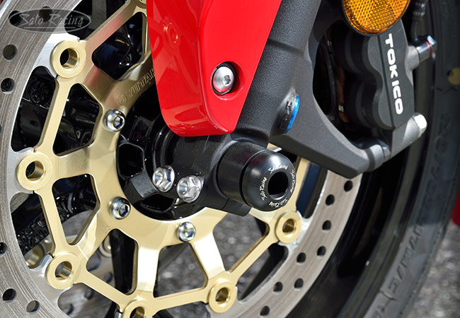 SATO RACING Front Axle Sliders on a 2021 Japan-spec CBR600RR