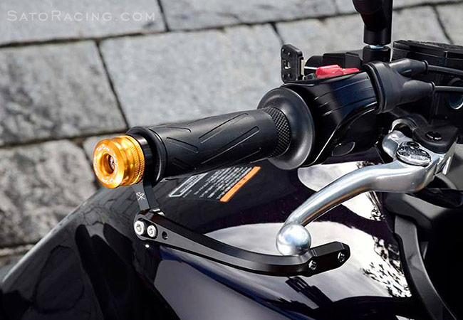 SATO RACING Yamaha-type Bar Ends and 'type2' Lever Guard on an FZ-09