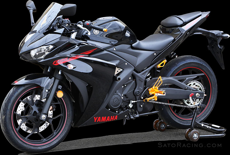 Yamaha YZF-R25 (R3) with SATO RACING Race Concept Rear Sets, Frame Sliders and Swingarm Spools