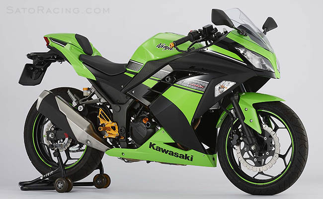 Kawasaki Ninja 250 ('13) with SATO RACING Rear Sets, Frame Sliders, Engine Sliders and more.