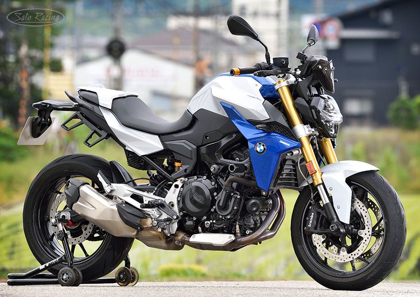 BMW F900R with SATO RACING Rear Sets, Sliders and other parts
