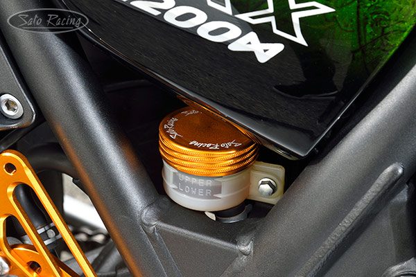 Rear brake fluid reservoir cap FC-N52-G on a Kawasaki ZRX1200