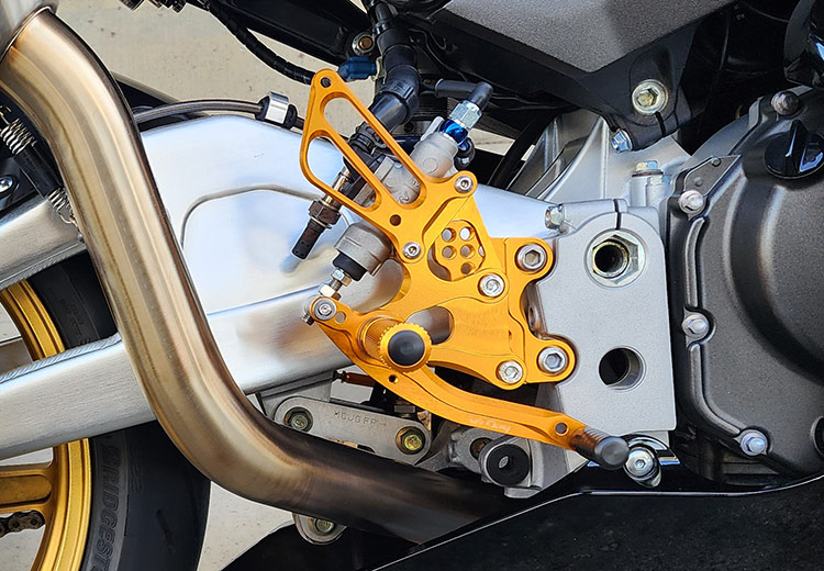 SATO RACING CBR929/954RR Rear Sets R-side in GOLD