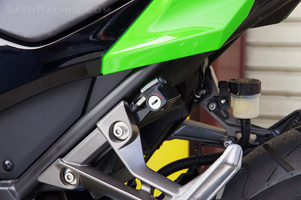 Kawasaki ninja sale helmet lock