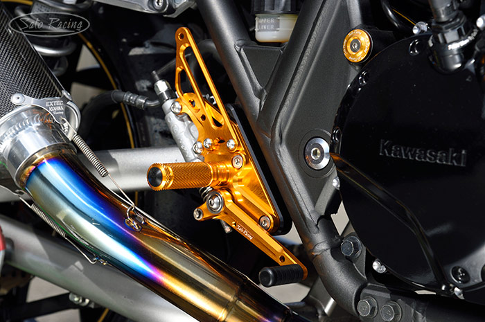 SATO RACING Kawasaki ZRX1200 DAEG Rear Sets [R]-side in Gold
