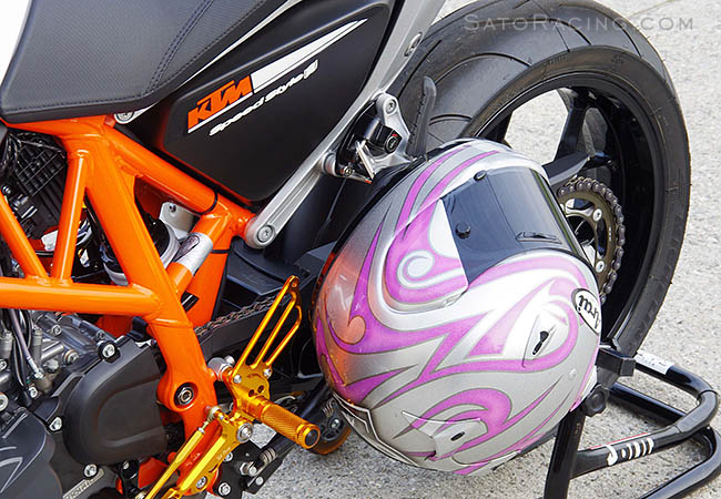 ktm duke helmet lock