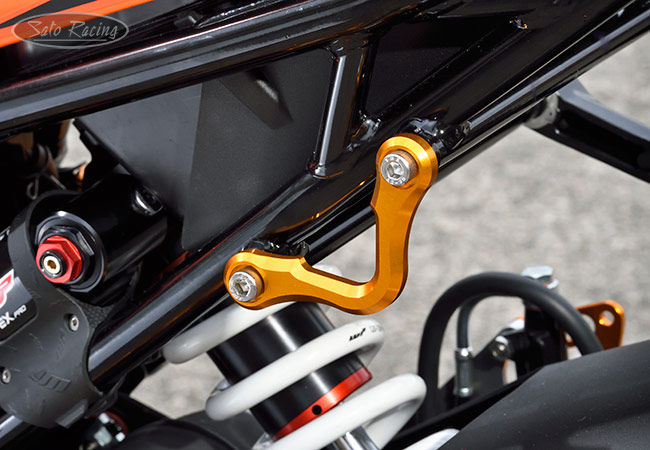 SATO RACING Racing Hook in Gold for 2022+ RC390