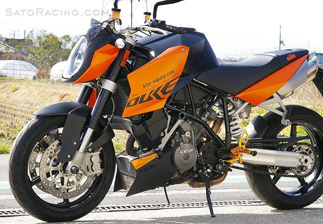 KTM 990 Super Duke with SATO RACING Frame Sliders, Rear Sets and other parts