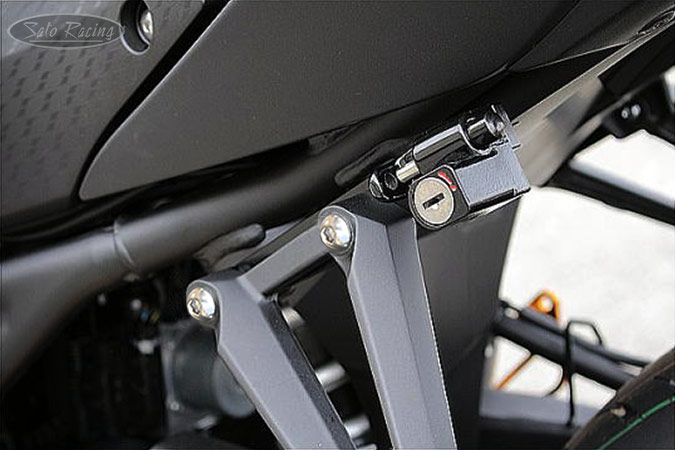 yamaha r3 helmet lock