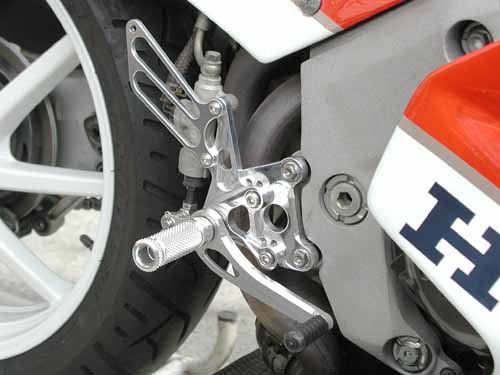 SATO RACING Honda RC30 Rear Sets - R-side