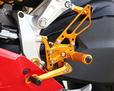 REAR SETS [GOLD] - Ducati Panigale V2 '20-