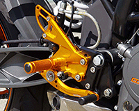 REAR SETS [GOLD] - KTM 125/ 200 DUKE ('11- )