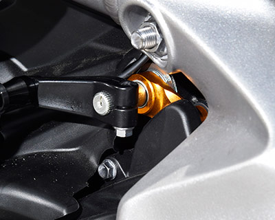 SHIFT SPINDLE HOLDER - Daytona 675/765 '13- / 765 Street Triple